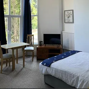 Ensuite Double Room, By University, Sketty, R2 Homestay Swansea